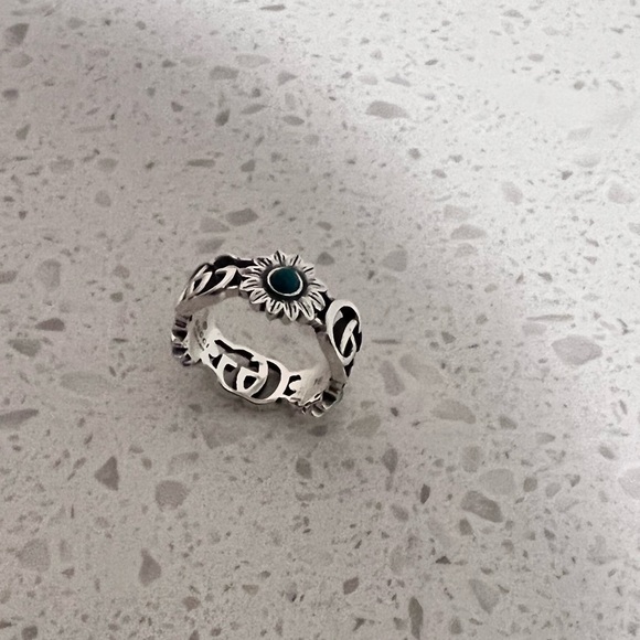 Gucci Double G mother of pearl ring new with out package.size 8 - Picture 6 of 8